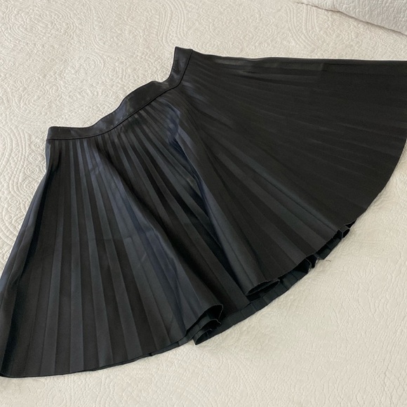 Express Dresses & Skirts - Sale!!!🛍️Pleated Vegan Leather Skirt